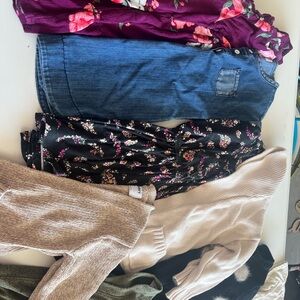 Old Navy 3T Bundle. Floral and Denim Dress Collection
